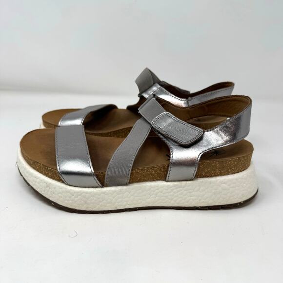 OTBT Sierra Metallic Platform Sandals Shoes Womens 7 Silver Pewter Beach Coastal - Picture 2 of 10